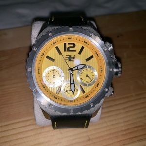 32 Degrees men’s watch.